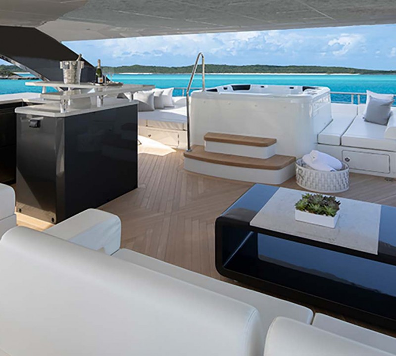 Yacht ZIGGY, Ocean Alexander 35R CHARTERWORLD Luxury Superyacht Charters